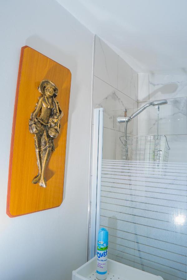 The Highfield Villa, 5 Bedrooms, Northampton Centre, Sleeps 10 Екстериор снимка