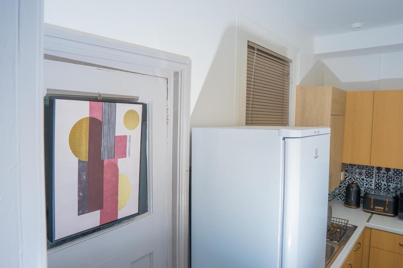 The Highfield Villa, 5 Bedrooms, Northampton Centre, Sleeps 10 Екстериор снимка
