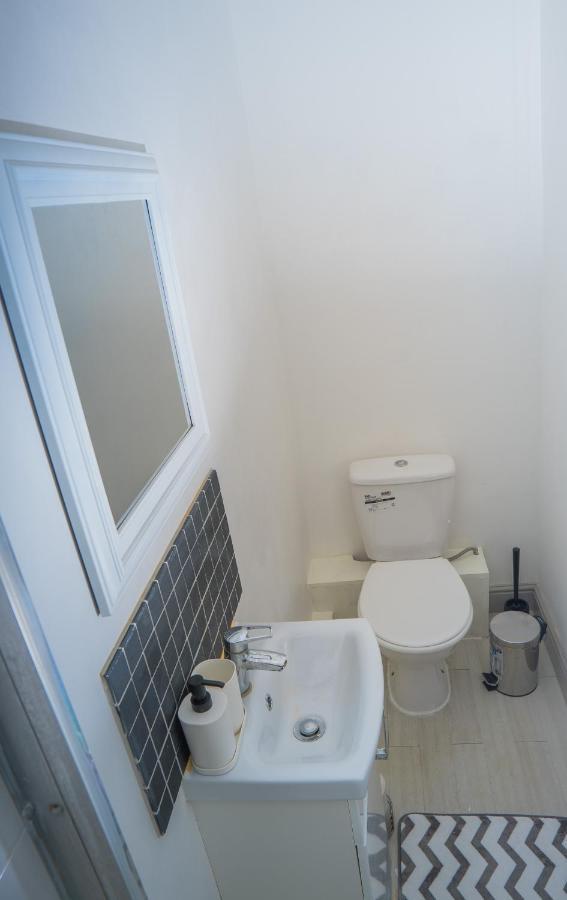 The Highfield Villa, 5 Bedrooms, Northampton Centre, Sleeps 10 Екстериор снимка